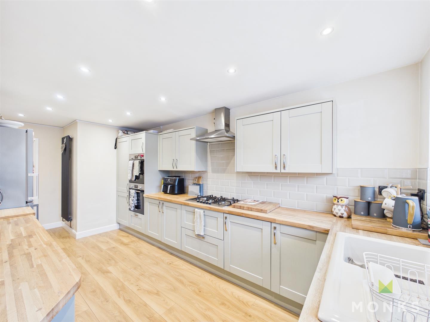 46 Shrubbery Gardens, Shrewsbury, SY4 5BZ For Sale